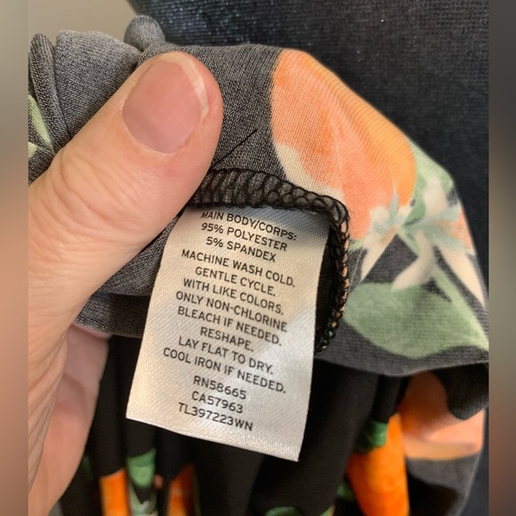 LEITH Black Camisole Tank With Fun Summer Orange Print Size 3X - Picture 5 of 10